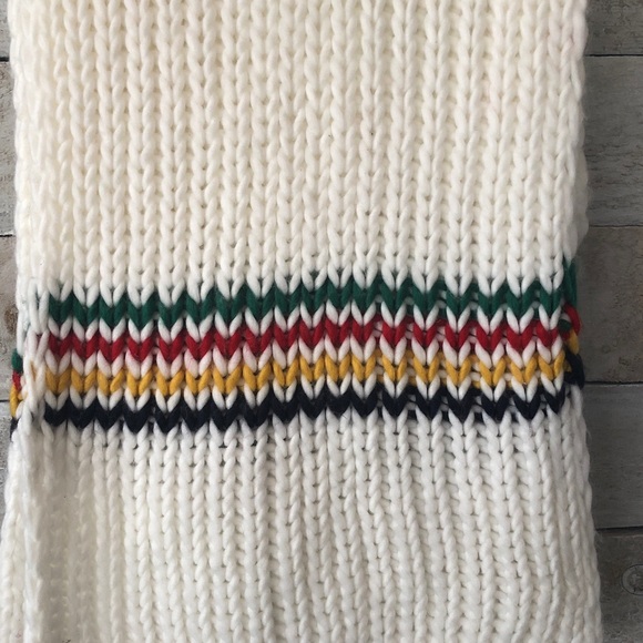 Hudson’s Bay Company HBC Stripes Ribbed Chunky Knit scarf - Picture 3 of 8